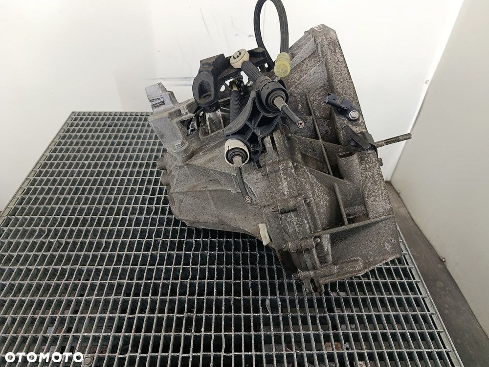 SKRZYNIA BIEGÓW MANUALNA 6 RENAULT MEGANE III TL4A030 1.6 16V - 2