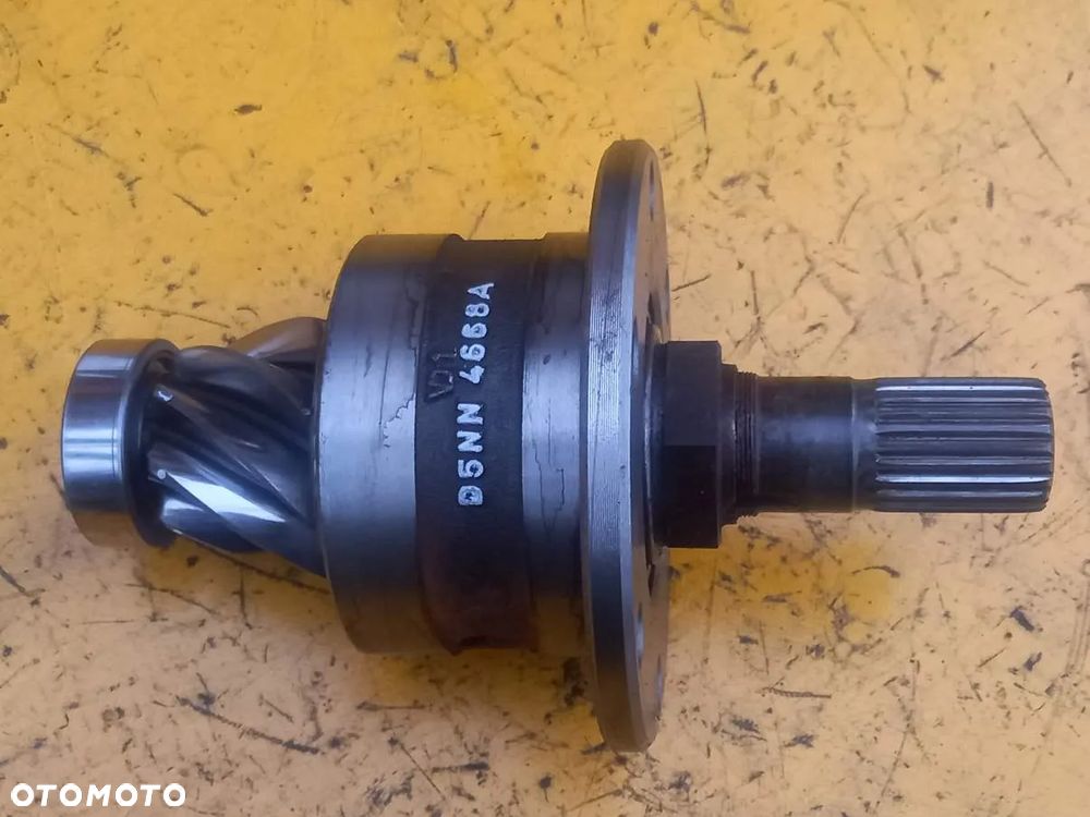 Atak 8x45 dyferencjał mostu tył tylnego New Holland 6640 - 6