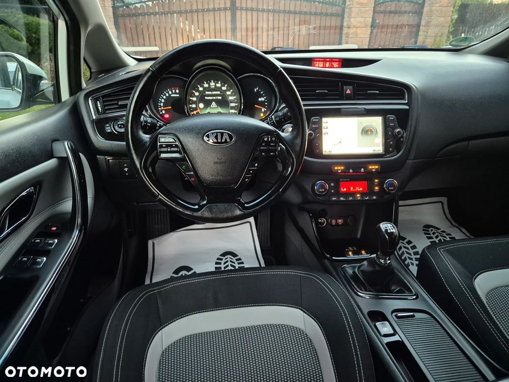 Kia Ceed 1.6 GDI ISG Spirit - 23