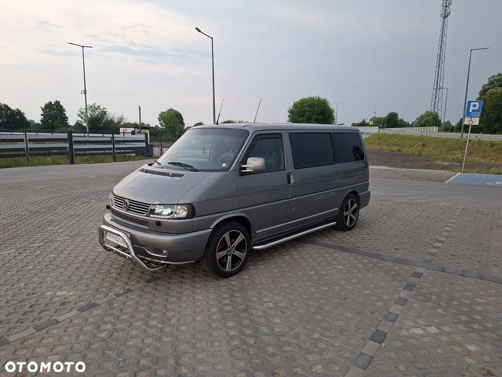 Volkswagen Caravelle - 7