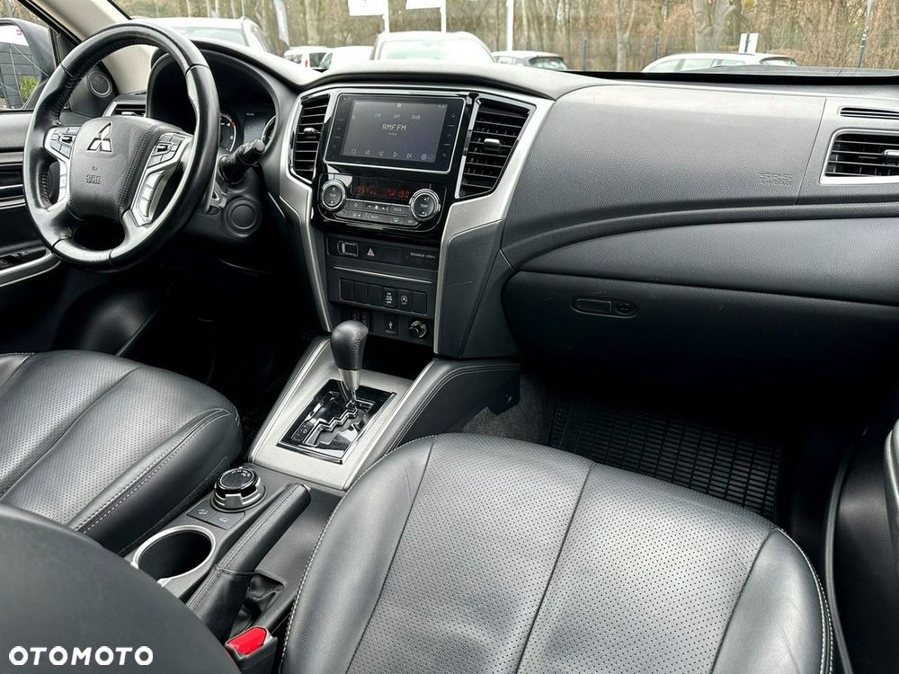 Mitsubishi L200 2.2 d DC Instyle Plus - 22