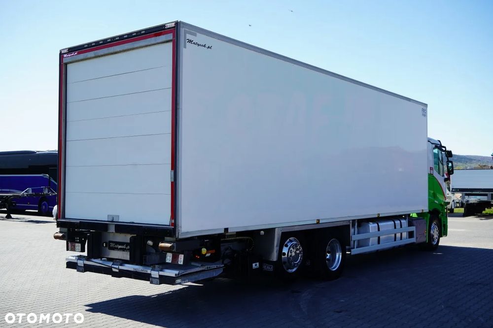 Renault T 430 / 6x2 / CHŁODNIA -9 M / AGREGAT CARRIER SUPRA 1250 / WINDA ZAŁADOWCZA / ROLETA / OŚ PODNOSZONA / SKRĘTNA - 5