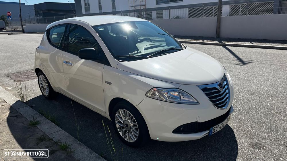 Lancia Ypsilon 1.2 S&S Silver - 1
