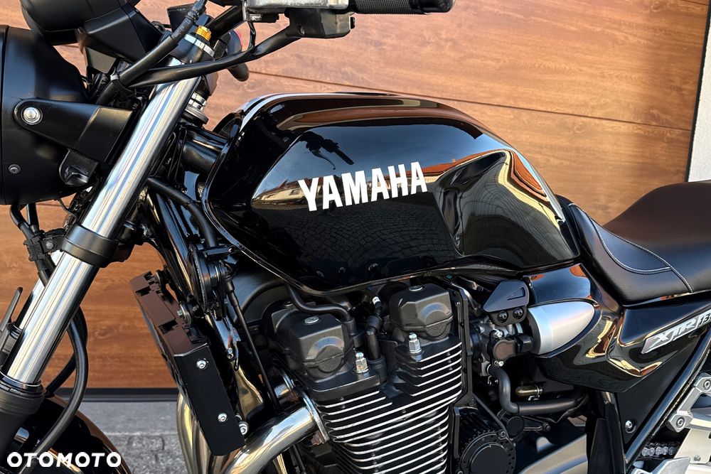 Yamaha XJR - 23