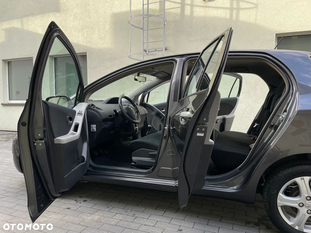 Toyota Yaris 1.33 Sol - 17