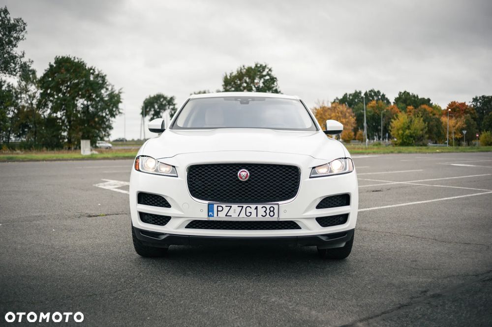 Jaguar F-Pace P250 AWD - 13