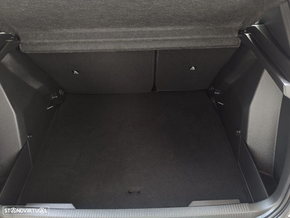 Peugeot 2008 1.2 PureTech Active — fotografia 34
