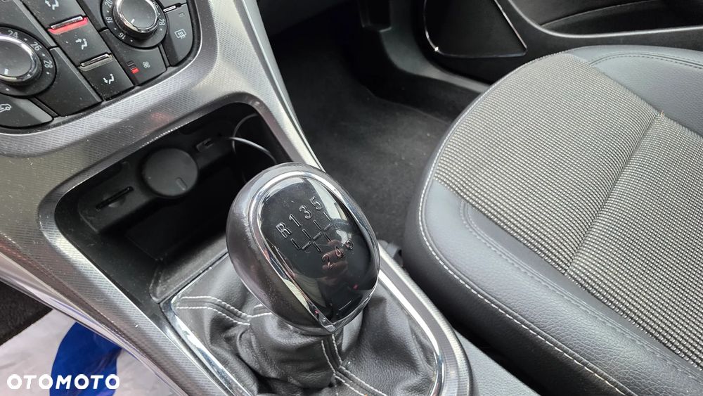 Opel Astra 1.4 T Cosmo - 13