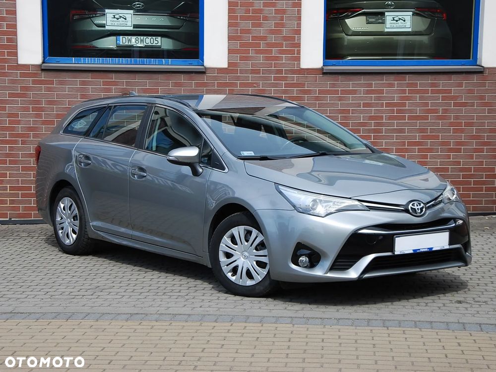 Toyota Avensis 1.8 Active - 20