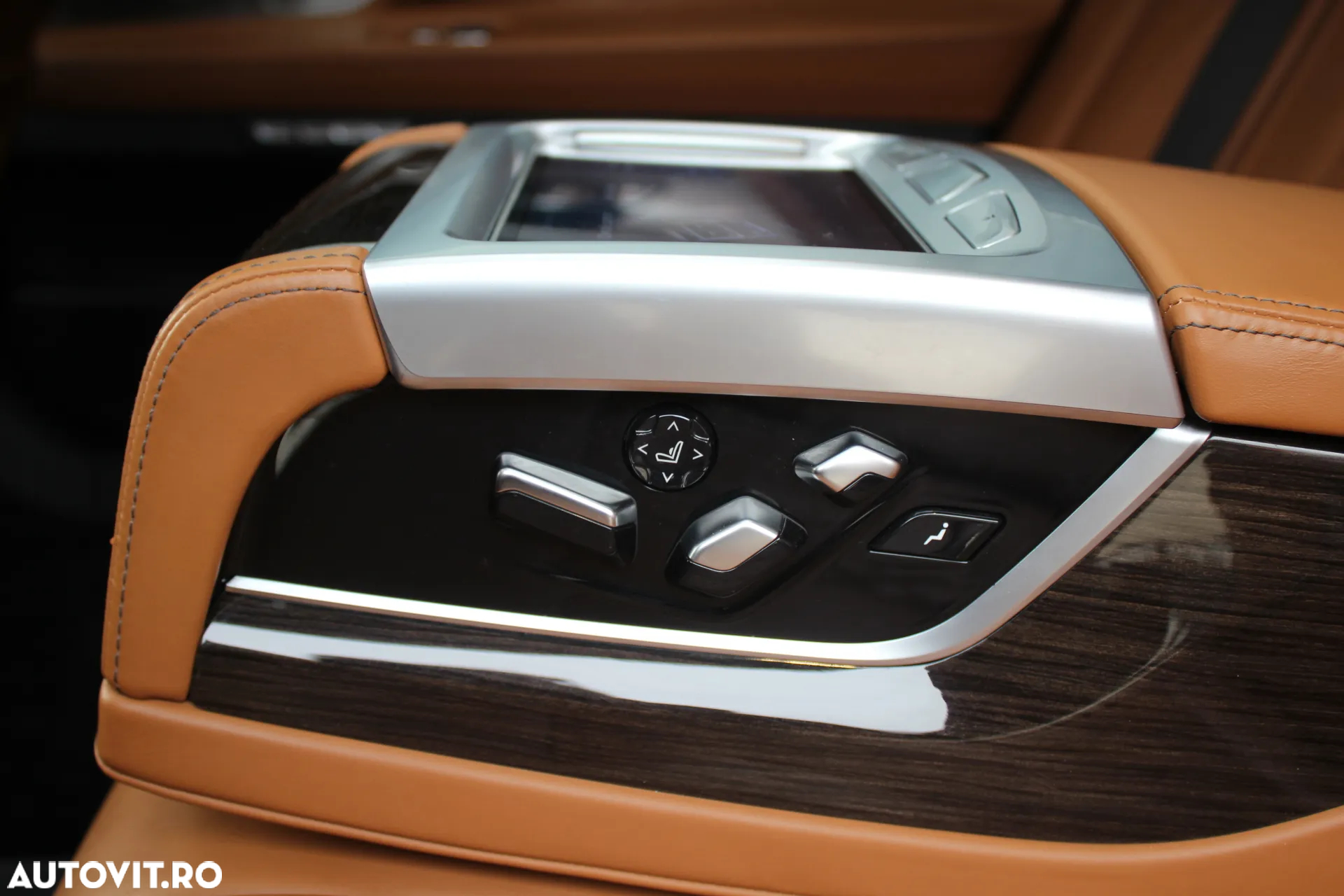 BMW Seria 7 750Ld xDrive - 25
