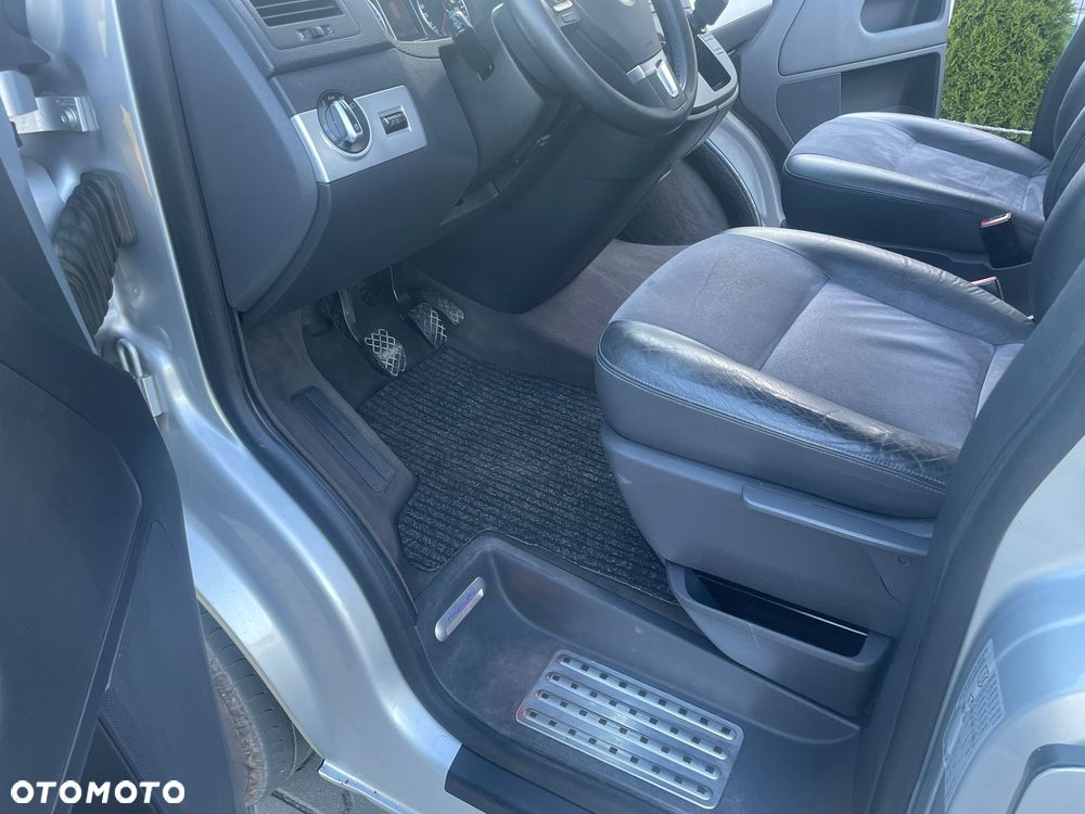 Volkswagen Multivan - 10