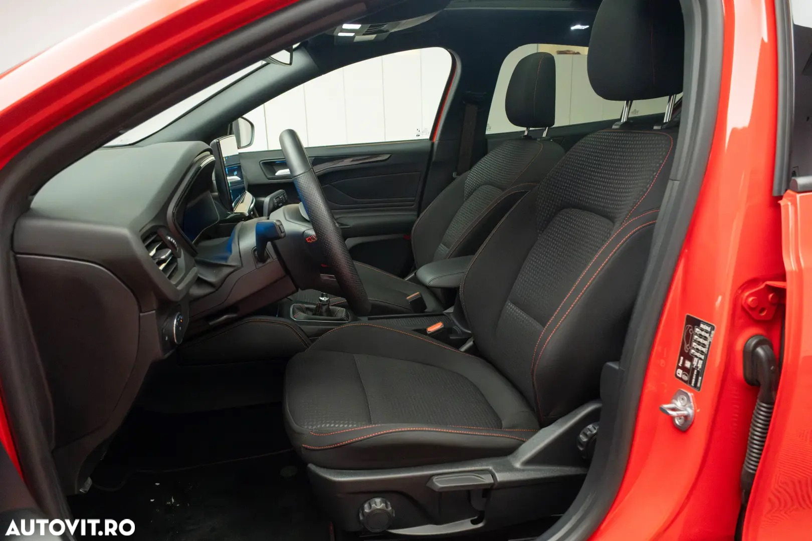 Ford Focus 1.0 EcoBoost MHEV ST-Line X - 14