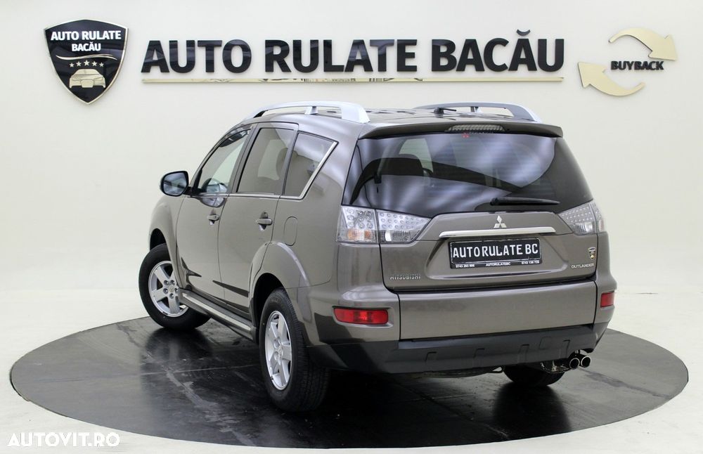 Mitsubishi Outlander - 7
