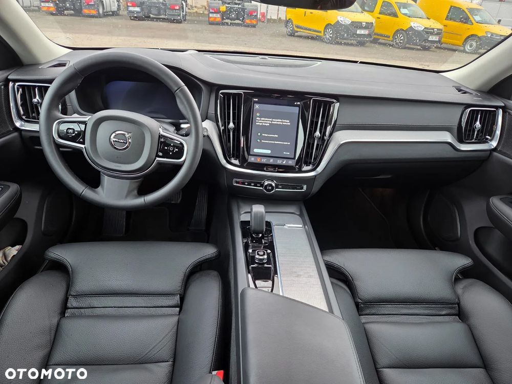 Volvo V60 B4 B DKG Ultra Dark - 11