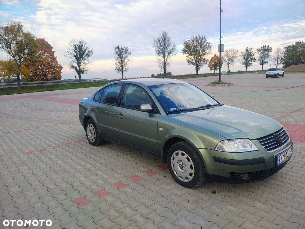 Volkswagen Passat - 4