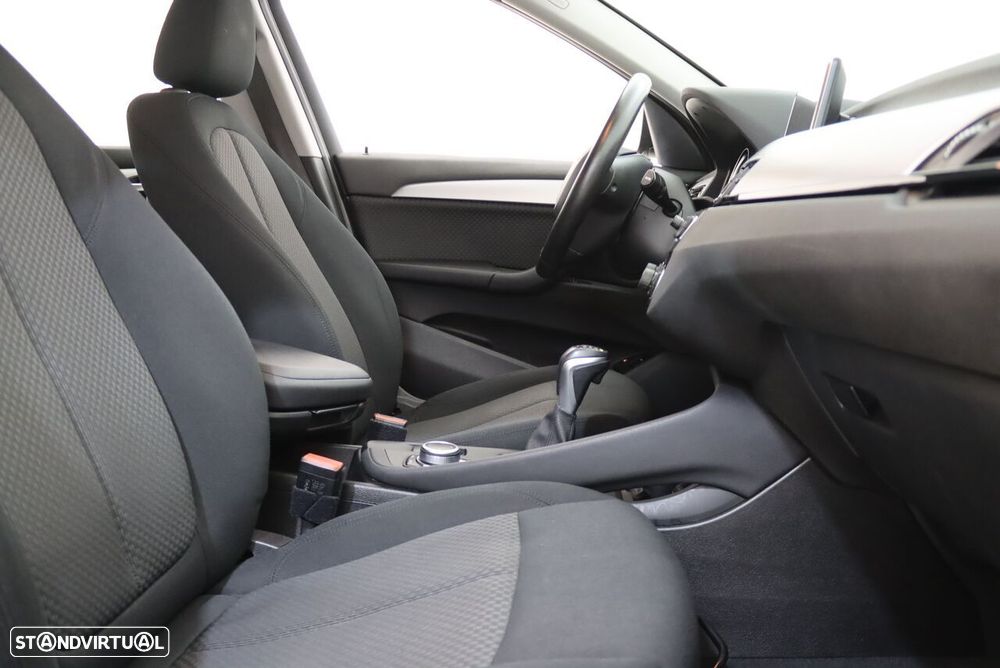 BMW X1 25 e xDrive xLine - 11