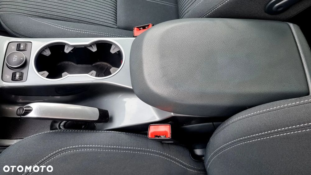 Ford Grand C-MAX 2.0 TDCi Titanium - 37