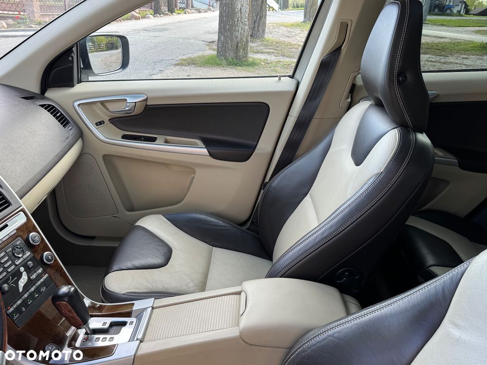 Volvo XC 60 D5 AWD Momentum - 27