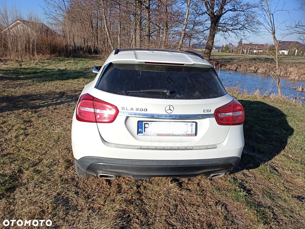Mercedes-Benz GLA 200 (CDI) d - 4