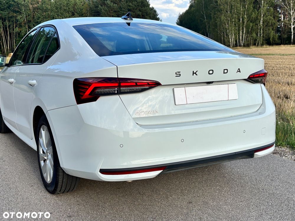 Skoda Octavia 1.5 TSI mHEV Selection DSG - 23