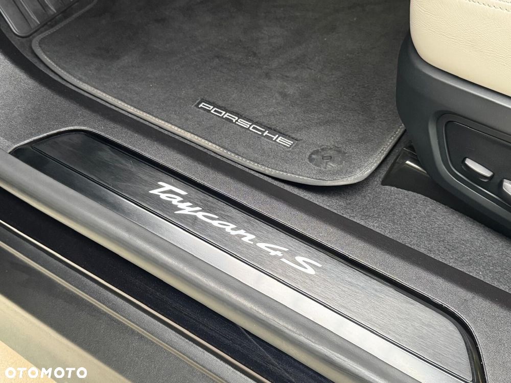 Porsche Taycan 105kWh Performance Plus - 13