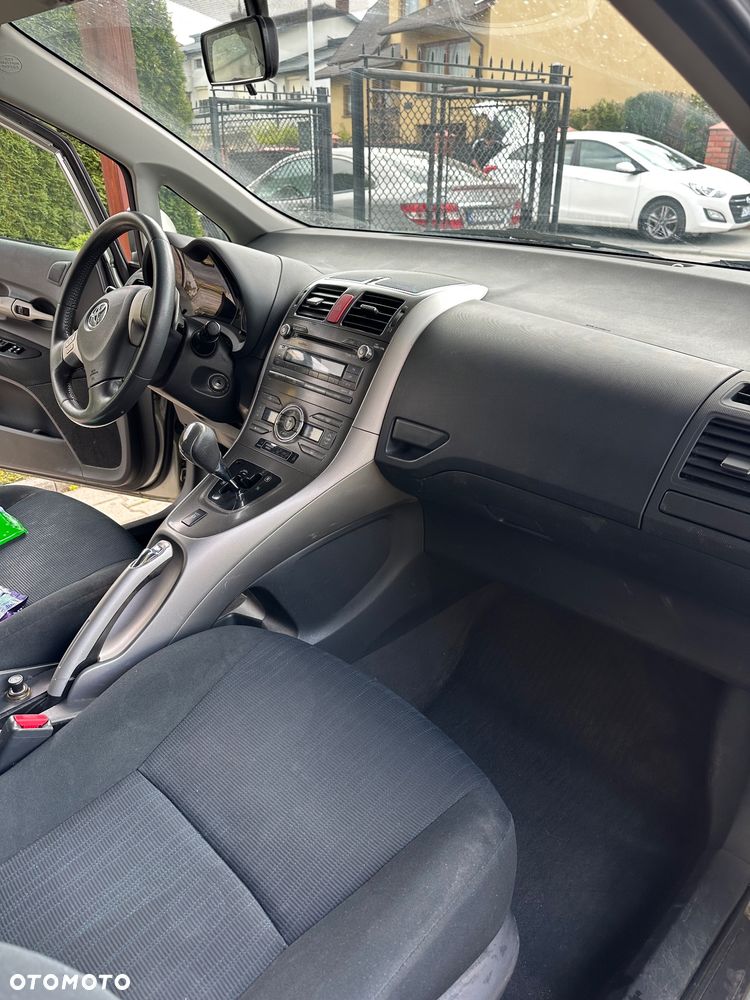 Toyota Auris 1.6 VVT-i Luna MM - 12