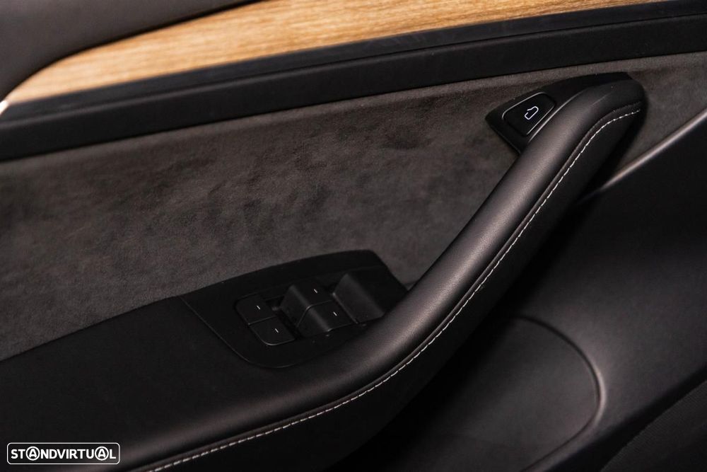 Tesla Model 3 Long Range AWD Dual Motor - 37