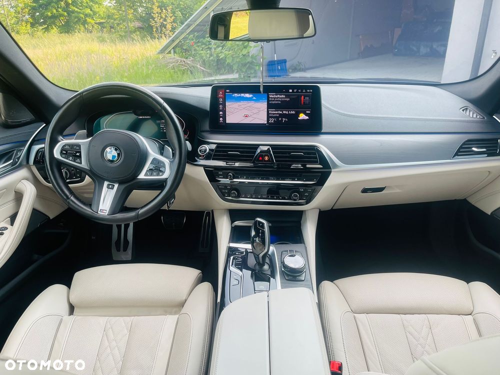 BMW Seria 5 M550i xDrive sport - 7