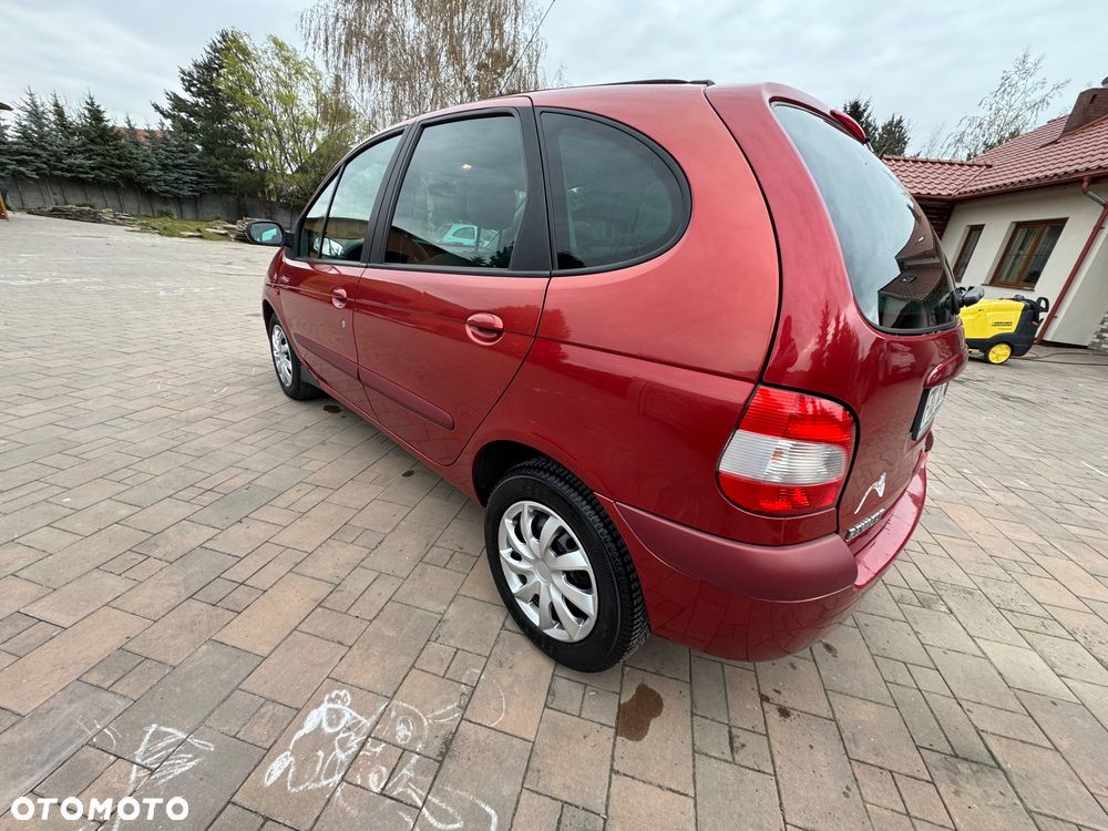 Renault Scenic 1.6 16V Privilege - 8