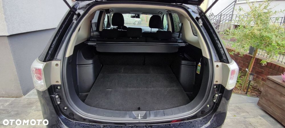 Mitsubishi Outlander 2.0 Intense CVT - 12