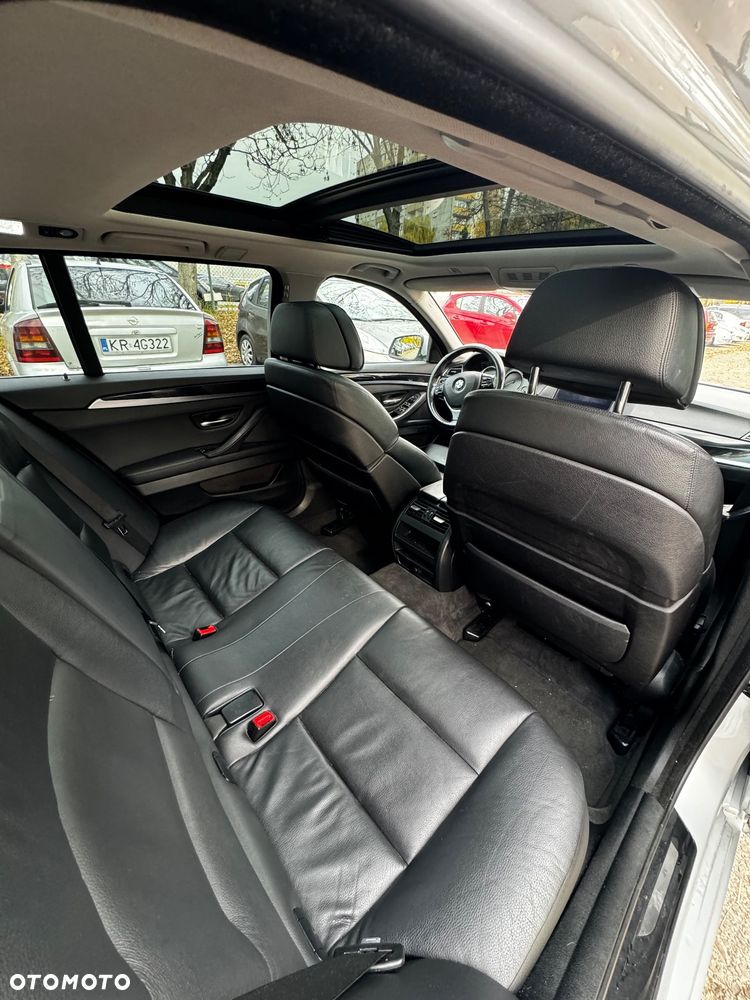 BMW Seria 5 525d xDrive Touring Sport-Aut Luxury Line - 7