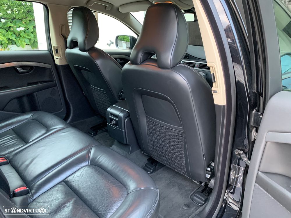 Volvo XC 70 2.4 D5 Nivel 2 Geartronic - 4