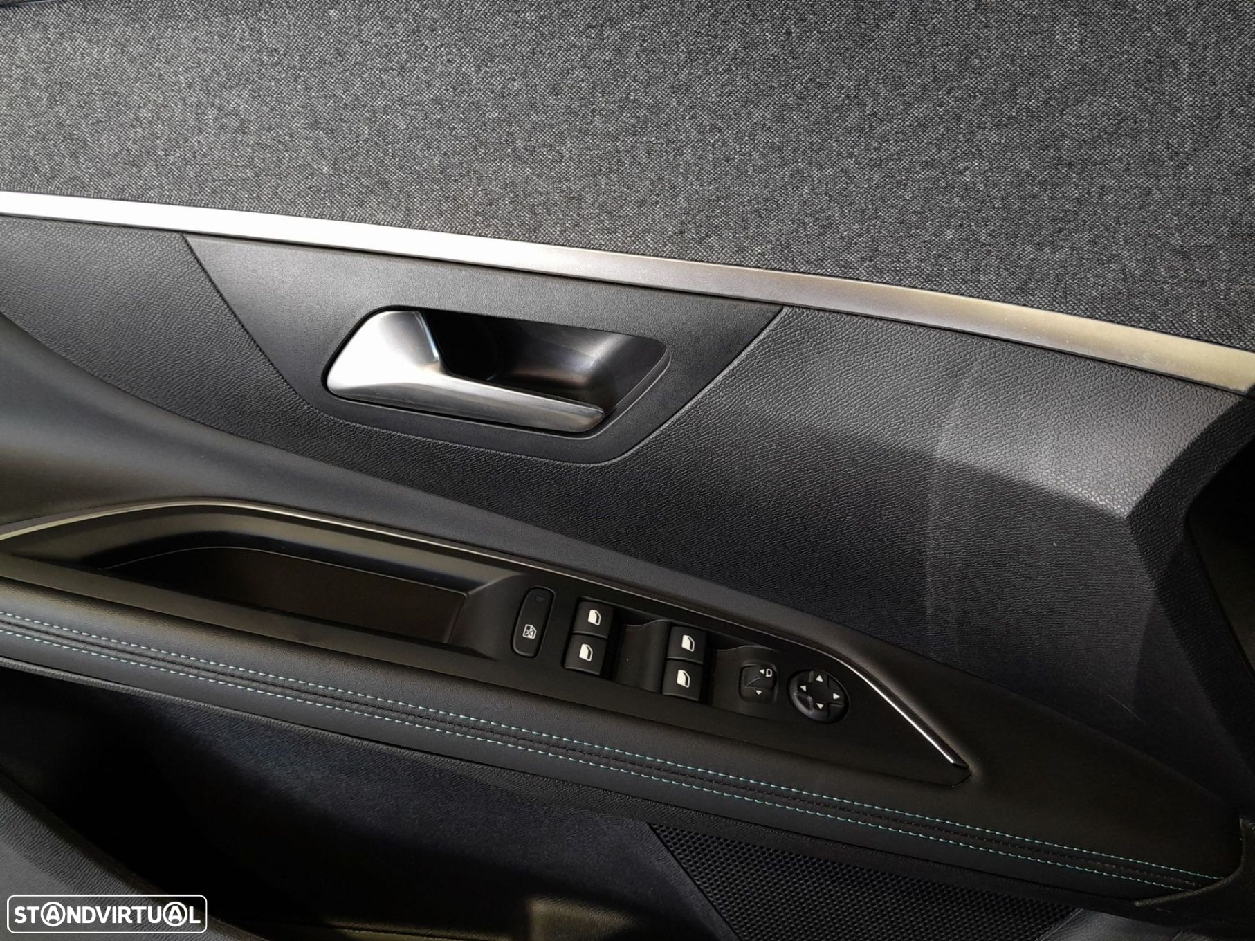 Peugeot 5008 1.2 PureTech Allure Pack EAT8 - 22