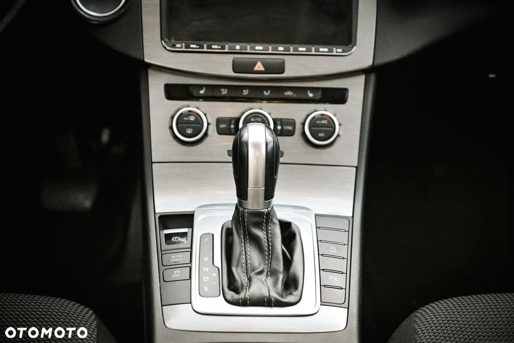 Volkswagen Passat 2.0 Blue TDI DSG SCR Comfortline - 9
