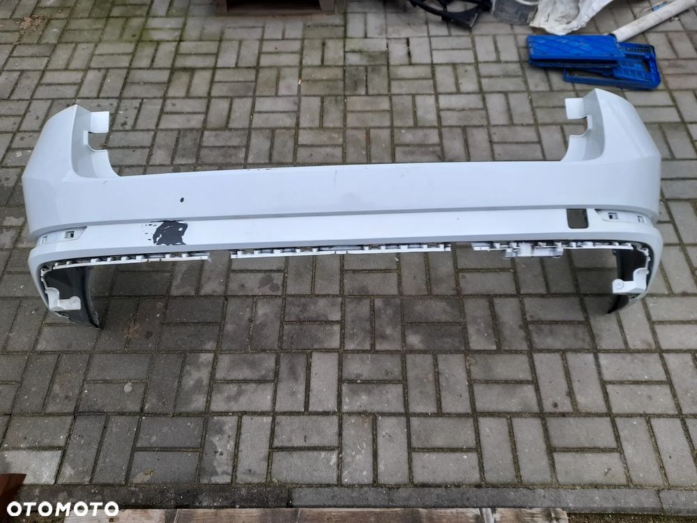 SKODA SUPERB III KOMBI ZDERZAK TYLNY TYŁ