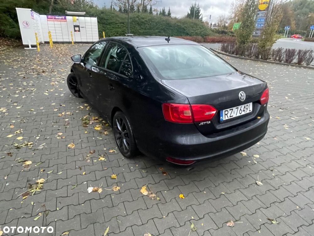 Volkswagen Jetta 1.6 TDI Trendline Optimum - 9