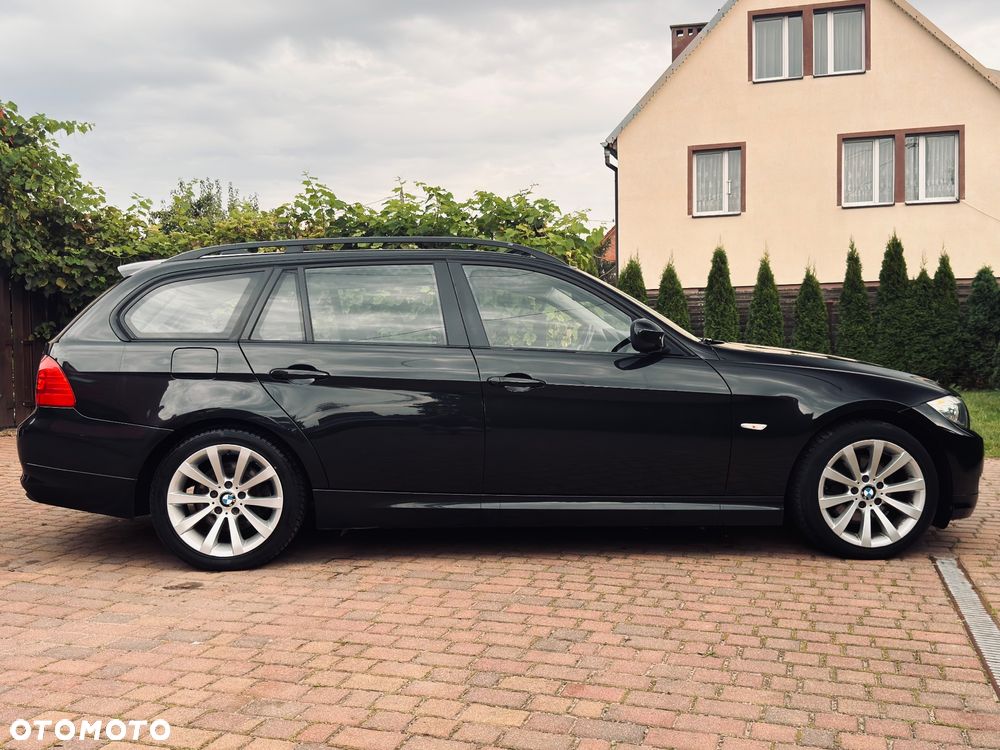 BMW Seria 3 320d DPF Touring - 8