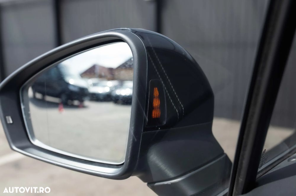 Volkswagen Touareg - 38