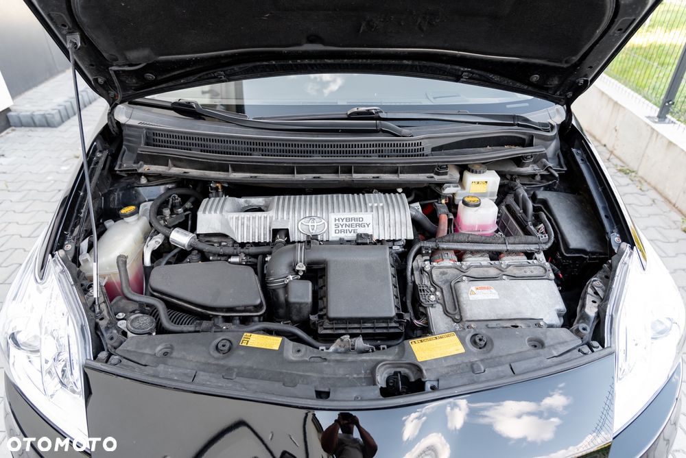 Toyota Prius 1.8 HSD Premium - 36
