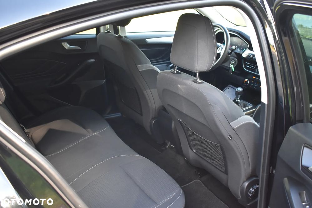 Ford Focus 1.0 EcoBoost Titanium X - 24
