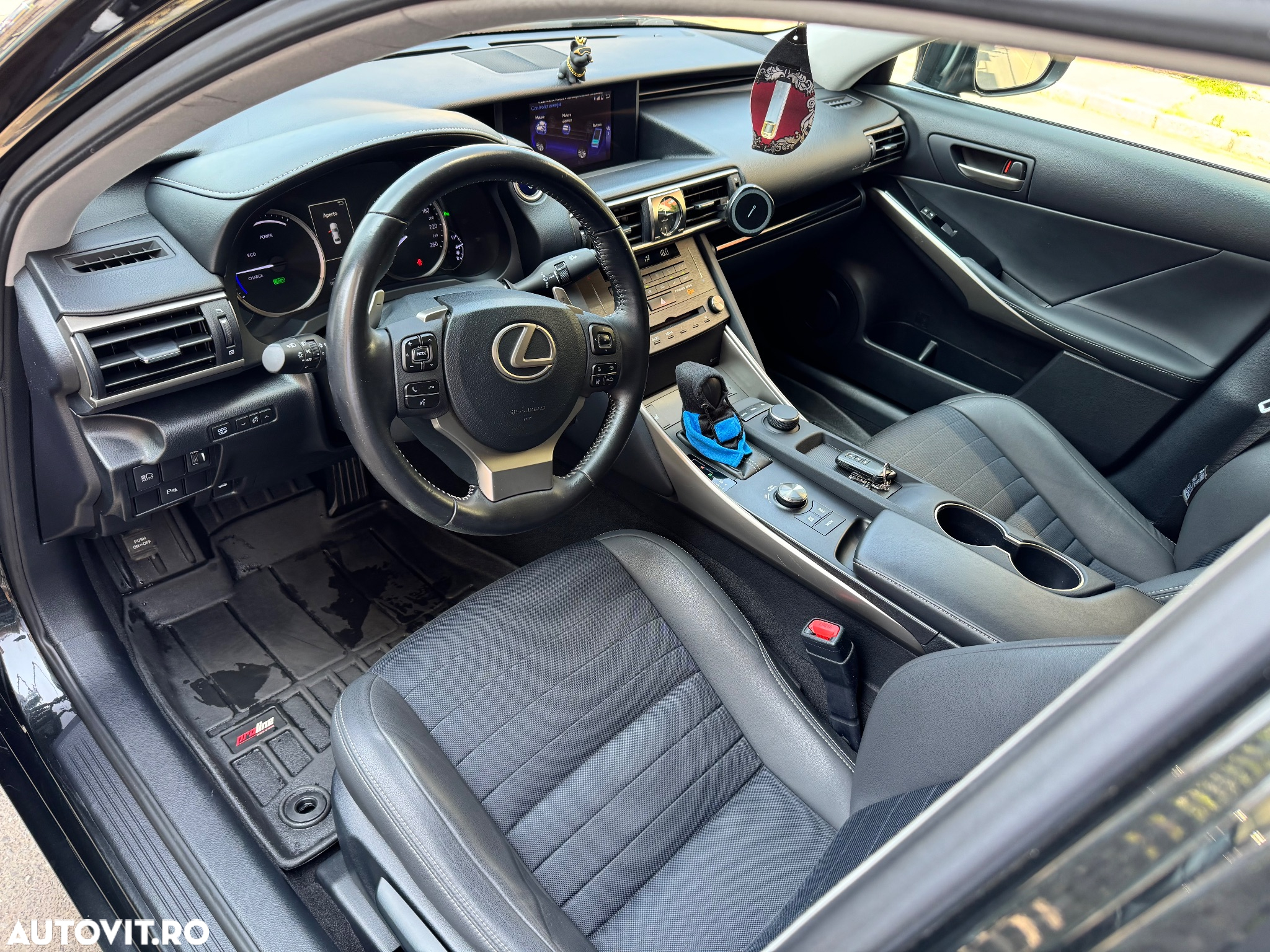 Lexus Seria IS 300h Luxury Line - 2