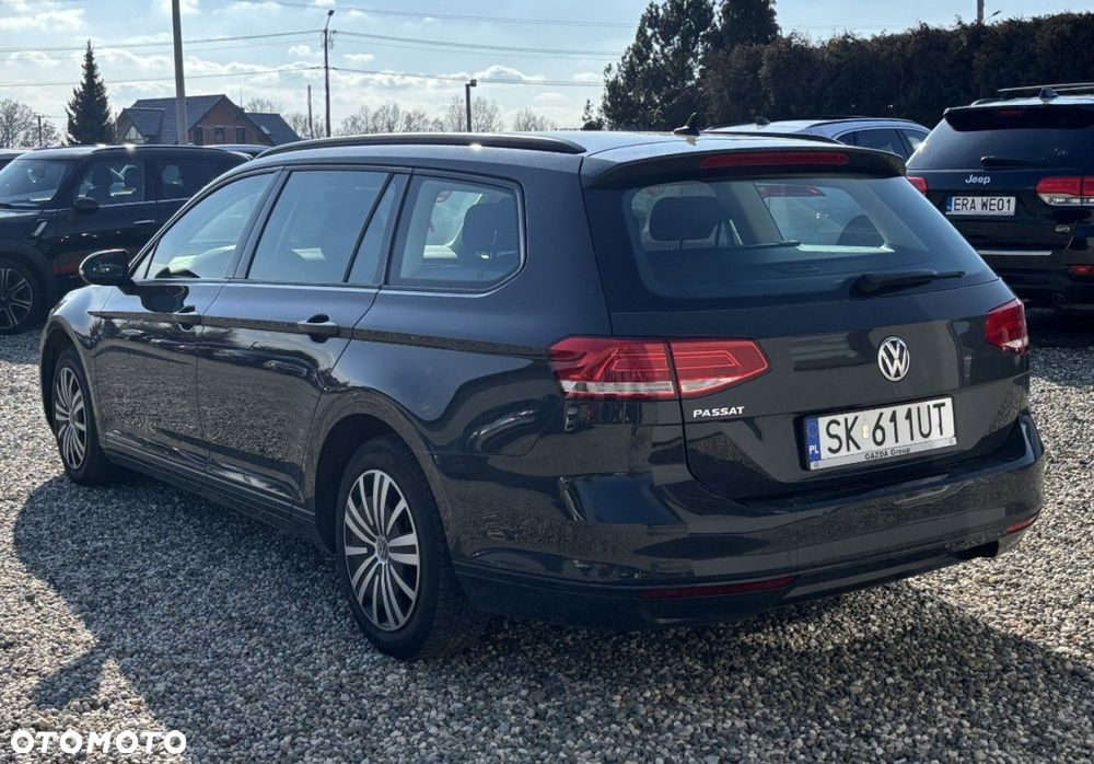 Volkswagen Passat - 4