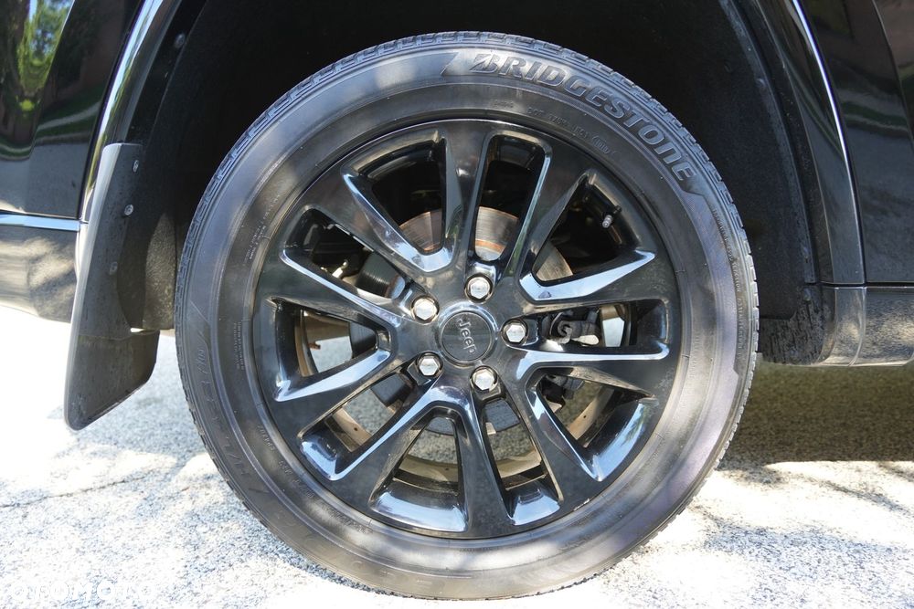 Jeep Grand Cherokee - 13