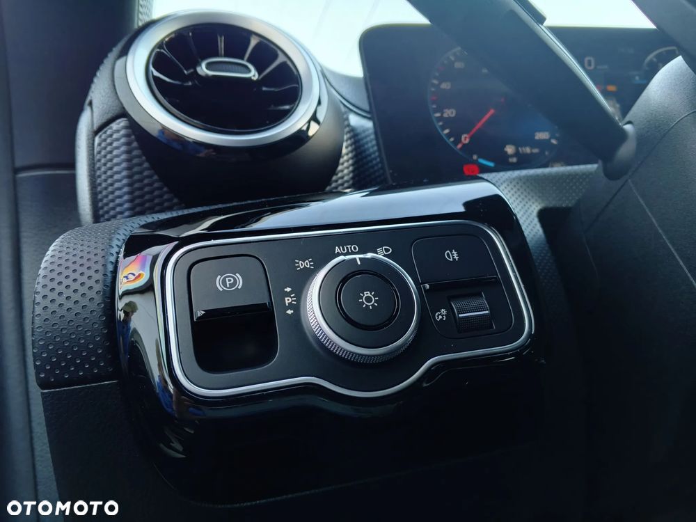 Mercedes-Benz CLA 200 7G-DCT Edition 2022 - 18