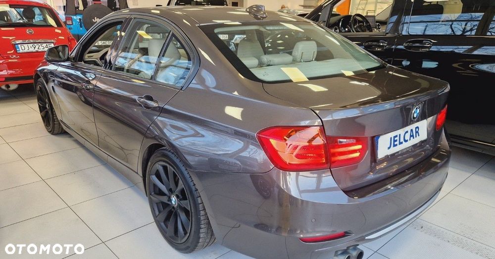 BMW Seria 3 328i Modern Line - 9