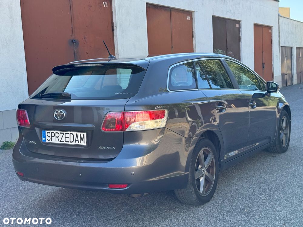 Toyota Avensis 1.6 Luna - 4