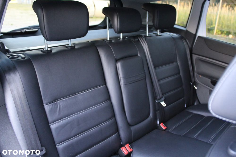 Ford Kuga 2.0 TDCi 4x4 Titanium - 24