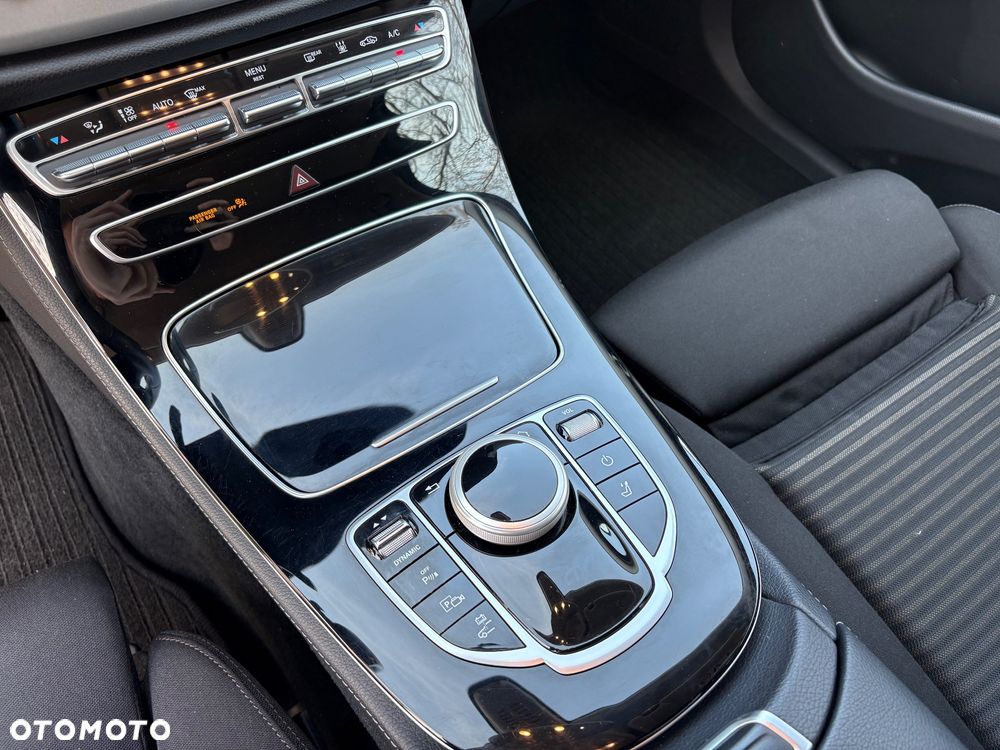 Mercedes-Benz Klasa E 300 de 9G-TRONIC Exclusive - 25