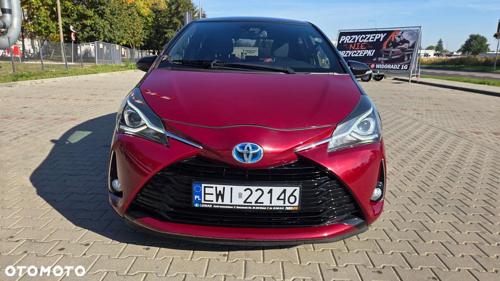 Toyota Yaris Hybrid 100 Selection - 11