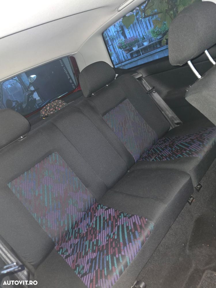 Volkswagen Golf - 10